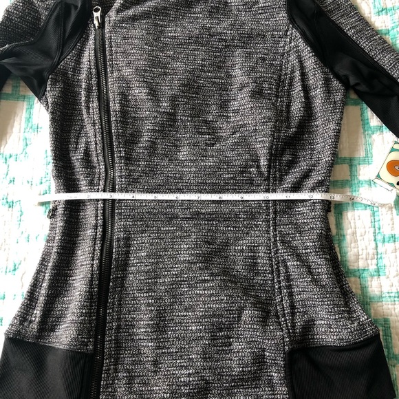 Lululemon zip up light weight jacket - Picture 7 of 8